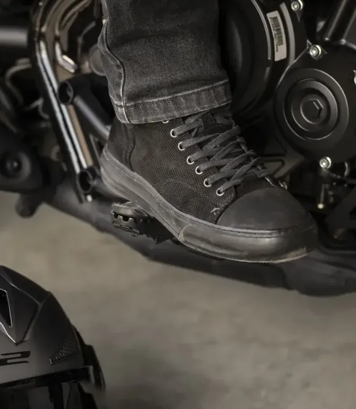 Falco, 880 Lennox Svart MC-sneaker med glidelås